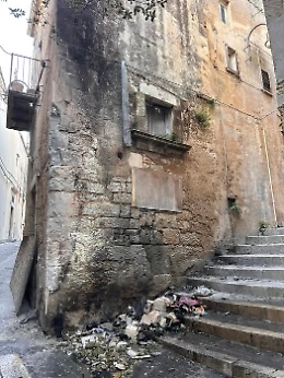 Modica, cassonetti bruciati in via Pisacane