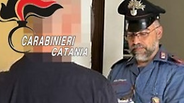 Catania, 72enne picchiato dalla moglie: la donna arrestata per maltrattamenti e lesioni