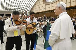 Il Papa a Rom, Sinti e Caminanti: «Voi scartati da un modello di società ingiusto»