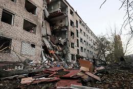 Soldati ucraini avrebbero denunciato l'abbandono del comandante e deciso di arrendersi: Kiev parla di propaganda russa