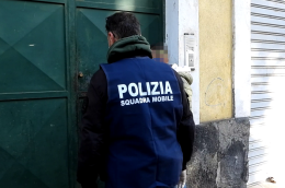 Furto in casa di un'anziana a Catania: ladri bloccati subito dopo il furto di gioielli