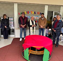 Giarratana, il comitato di San Bartolomeo dona una giostrina alla scuola dell'infanzia