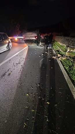 Auto si ribalta sulla Comiso-Ragusa, il conducente salvato da un volontario dell'associazione vittime della strada