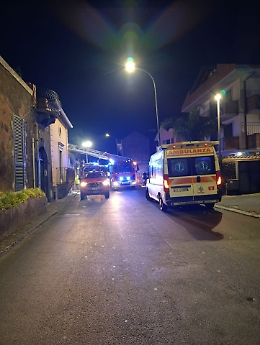 Incendio devasta abitazione in via Etnea a Tremestieri: tanta paura, strada paralizzata