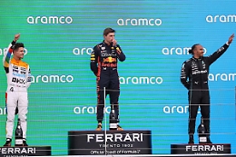 In pista vince Norris ma il "paperone" è Verstappen (con Hamilton che resta sul podio) 