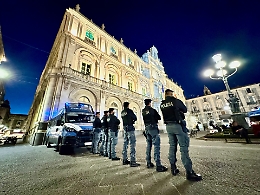 Movida sotto controllo a Catania: 289 persone identificate e nove parcheggiatori abusivi sanzionati 