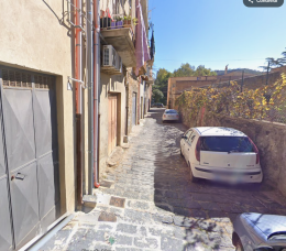 Una lite tra due giovani finisce a colpi di coltello