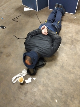 Tentata rapina all'Eurospin di Catania, l'immagine shock del dipendente legato. Uiltucs: &laquo;Violenza inaudita&raquo;