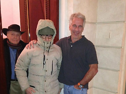 Epstein, il Dipartimento di Giustizia Usa pubblica foto e documenti: immagini con Woody Allen, Bill Gates e altri vip