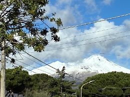 Neve sull'Etna: sui social il vulcano diventa una "cartolina di Natale"