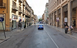 A spasso in centro a Palermo con un tirapugni-taser: 19enne arrestato dalla Polizia