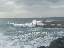 Maltempo isola le Eolie: collegamenti fermi, scorte in esaurimento 