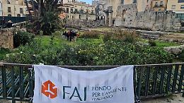 Lezioni tra le pietre: gli studenti-guide conquistano i visitatori tra colonne doriche e chiesa nella roccia