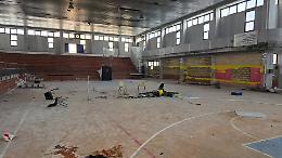 Lo scempio del PalaHamel: il tempio dello sport distrutto da vandali e incuria