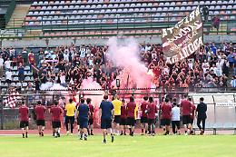 L'Acireale subito in campo con l&rsquo;applauso di 600 tifosi. Entusiasmo per il nuovo corso