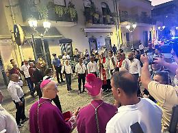 Parolin ad Aci Castello: &laquo;L'appello alla pace va ripetuto, anche se non sempre ascoltato&raquo;