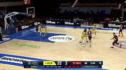 Shark in campo con soli 4 uomini gi&agrave; dopo 1'30'': il video dell'umiliazione storica per Trapani e per l'Italia