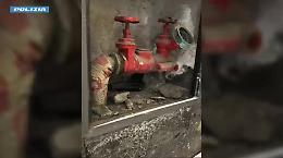 Dà il passaggio in auto a due  giovani, ma poi è rapinato da una baby gang 