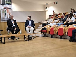Veltroni ai giovani di Catania: «La pace a Gaza merito anche delle vostre mobilitazioni»