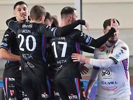 La Meta Catania sbanca Napoli e vola in vetta da sola