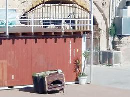 All&rsquo;Arenella accesso negato allo scalo vecchio: interviene il Comune, spallata alle barriere