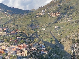 Taormina, &egrave; braccio di ferro sulla zip-line