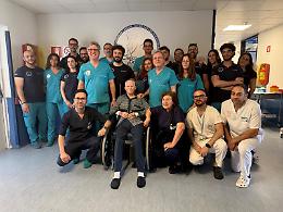 Cade e si rompe il femore a 104 anni. &laquo;Operato e dimesso in pochi giorni&raquo;