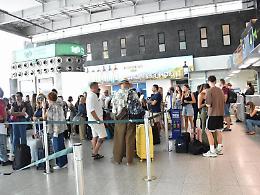 Dopo otto giorni l&rsquo;Etna non si placa. &laquo;Per l'aeroporto la maggiore emergenza in 20 anni&raquo;