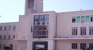 Gela, l'isola felice tra furti, pistolettate e scontri politici