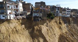 Pian piano si torna alla normalit&agrave; a Niscemi: vigili del fuoco avviano il recupero nelle abitazioni vicino alla frana