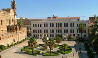 Palermo, professoressa di lettere del liceo classico Vittorio Emanuele muore in classe durante un'interrogazione