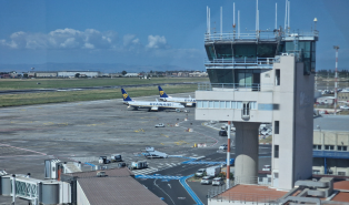 Etna, riapre l'aeroporto di Catania: ripristinate le operazioni di volo con effetto immediato, ma restano da smaltire i disagi di 48 ore di stop