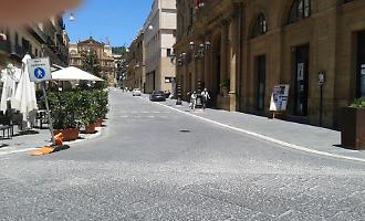 A Caltanissetta chiuse 255 saracinesche: &laquo;Il centro storico sta morendo e pensano alle cure palliative&raquo;