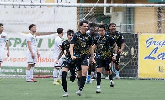 Festa dopo il gol dell'Acireale