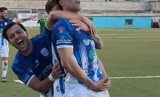 La festa dei giocatori del Gela dopo il terzo gol