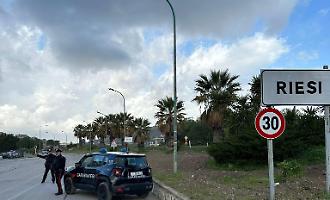 Posto di blocco carabinieri a Riesi