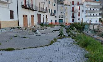 Sutera, il quartiere sospeso sull'abisso: crepe, sgomberi e case inagibili