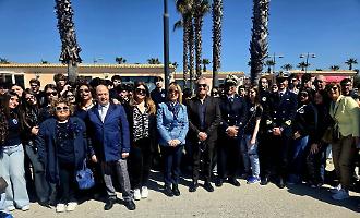 Galinda, il laboratorio galleggiante del Majorana: formazione in mare nonostante il porto insabbiato