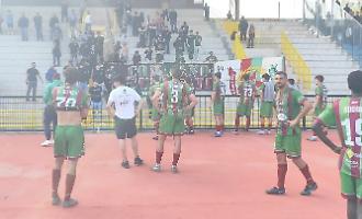La delusione dei calciatori della Sancataldese