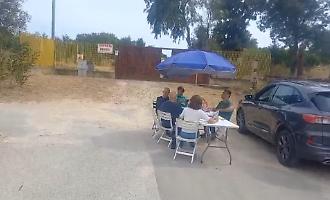 A Poggio Arena spunta l'accesso a mare ma la battaglia dei residenti si inasprisce