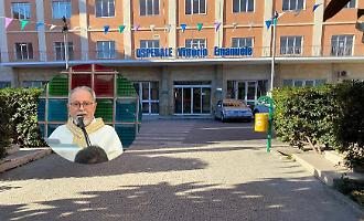 Gela non si arrende e per la festa di San Rocco il parroco lancia il monito: &laquo;I gelesi non deve viaggiare per curarsi&raquo;