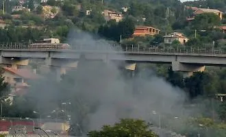 Rivolta nel Cpr di Pian del Lago a Caltanissetta: padiglione dato alle fiamme per fermare i rimpatri
