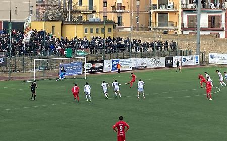 Nissa da sballo: pokerissimo nel derby e primato solitario. Caltanissetta vede la Serie C dopo 39 anni