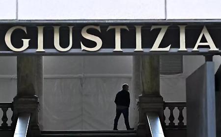 Abusi sulla figlia raccontanti dalla stessa minore: a processo il padre trentenne