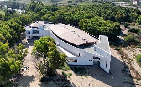 Apre a Gela il museo dei relitti greci: una nave nella nave, il porto ritrovato