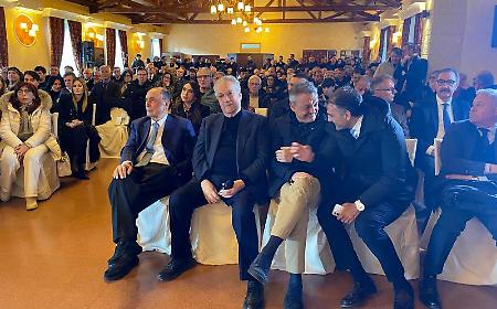 La corrente &ldquo;cardinalizia&rdquo; fa blocco in difesa di Schifani: &laquo;Nel 2027 ricandidato&raquo;