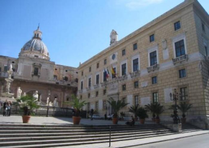 Qualit&agrave; dei servizi, gli uffici del Comune di Palermo si danno le pagelle: tutti promossi o non classificati