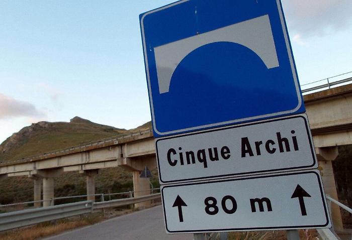 Lavori sulle barriere metalliche, chiude per 10 mesi una carreggiata dell'A19