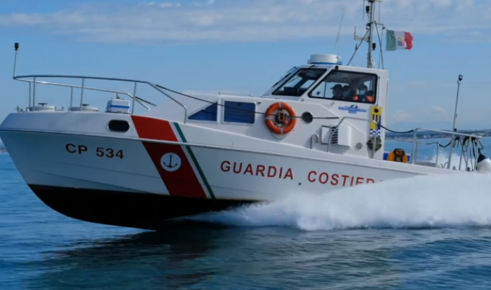 Palermo, alla guida della barca dopo avere bevuto alcol: patenti nautiche ritirate nel porto di San Nicola l'Arena