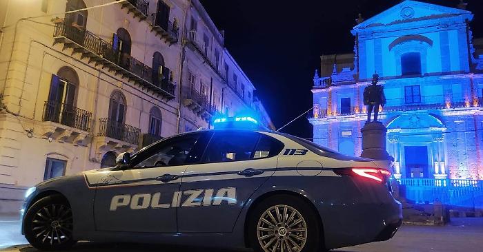 volante polizia Caltanissetta